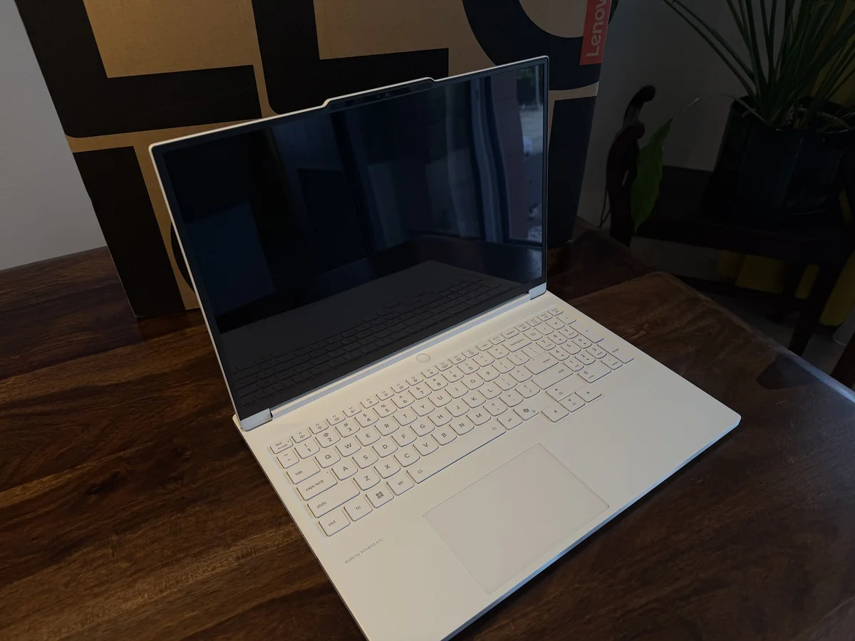 Lenovo Legion 7 16IAX10 Intel Ultra 9 275HX RTX5060 – fotka 3 z 6