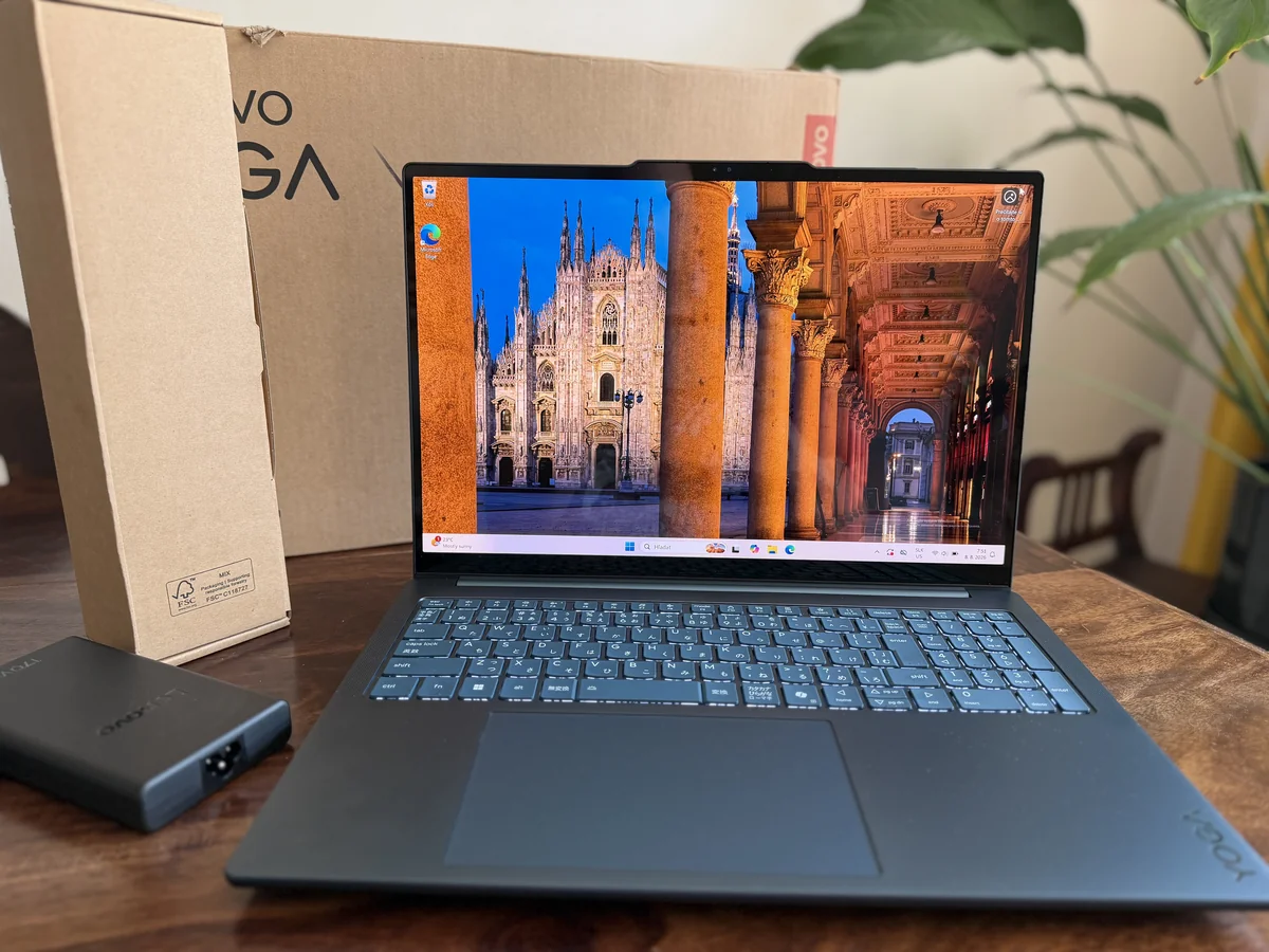 Lenovo Yoga Pro 9 16 OLED RTX 5050 32GB 1TB Ultra 7 – fotka 2 z 2
