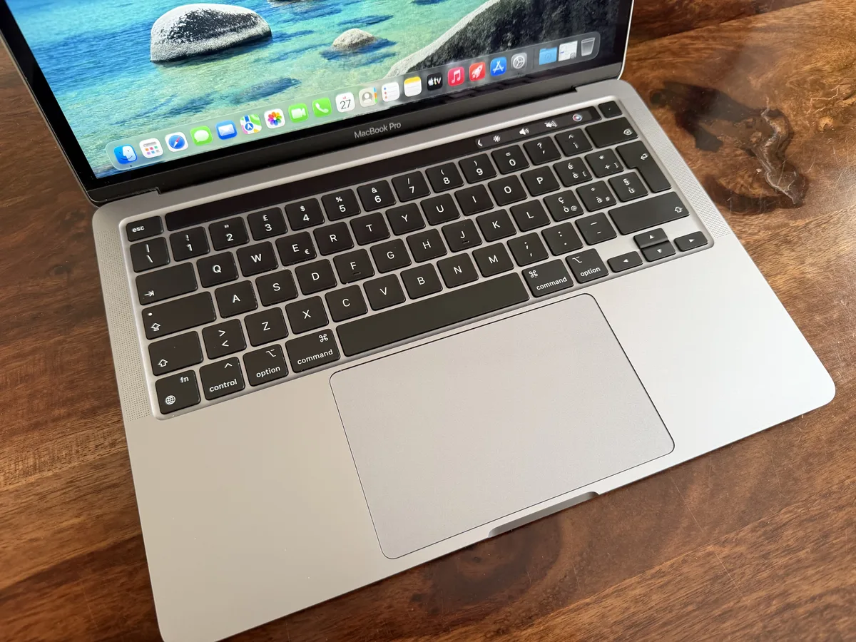 MacBook Pro 13" M1 2020 8GB/512GB Space Gray TOP STAV – fotka 8 z 9