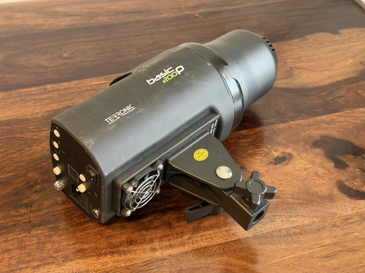 Terronic Basic 200P - štúdiový blesk 200W – fotka 4 z 5