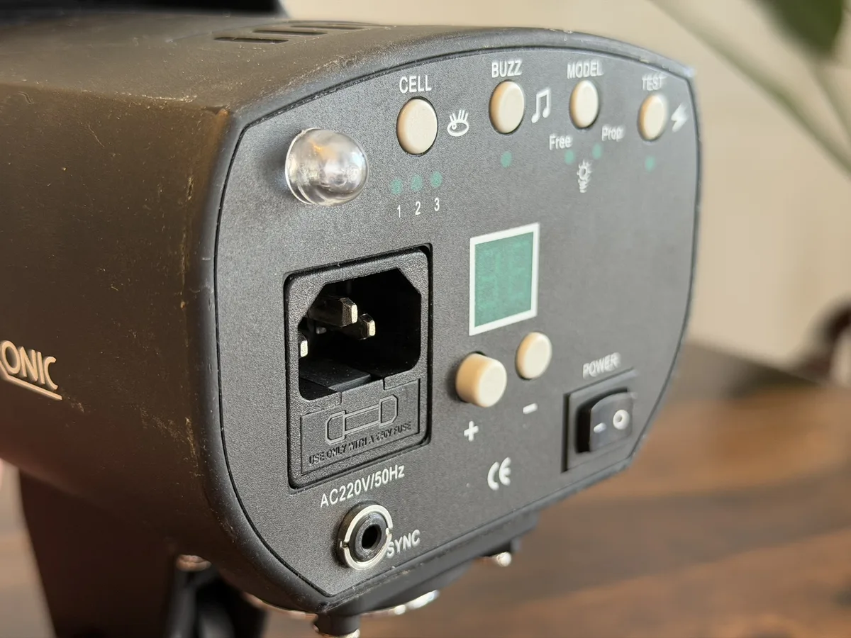 Terronic Basic 200P - štúdiový blesk 200W – fotka 5 z 5