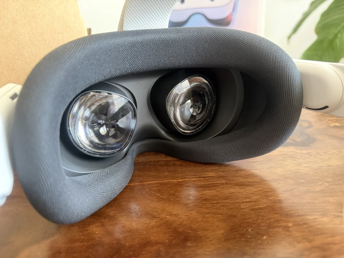 Meta Quest 3S 128GB VR headset - výborný stav – fotka 2 z 4