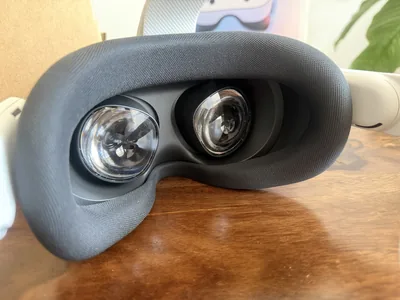 Meta Quest 3S 128GB VR headset - výborný stav – náhľad 2