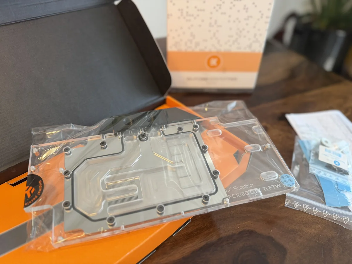 EKWB EK-FC1080 GTX Ti FTW3 - vodný blok pre EVGA 1080Ti – fotka 1 z 3