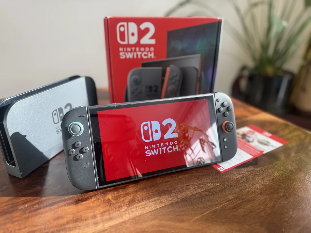 Nintendo Switch 2 + puzdro + Joy-Con + Mario Kart World – fotka 3 z 4