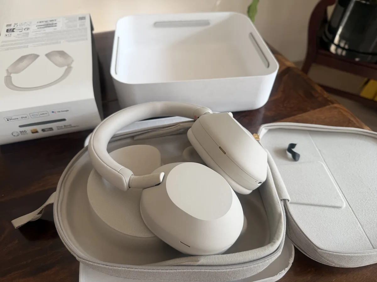 Sony WH-1000XM5 Platinum Silver NOVÉ – fotka 2 z 6