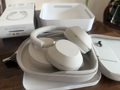 Sony WH-1000XM5 Platinum Silver NOVÉ – náhľad 3