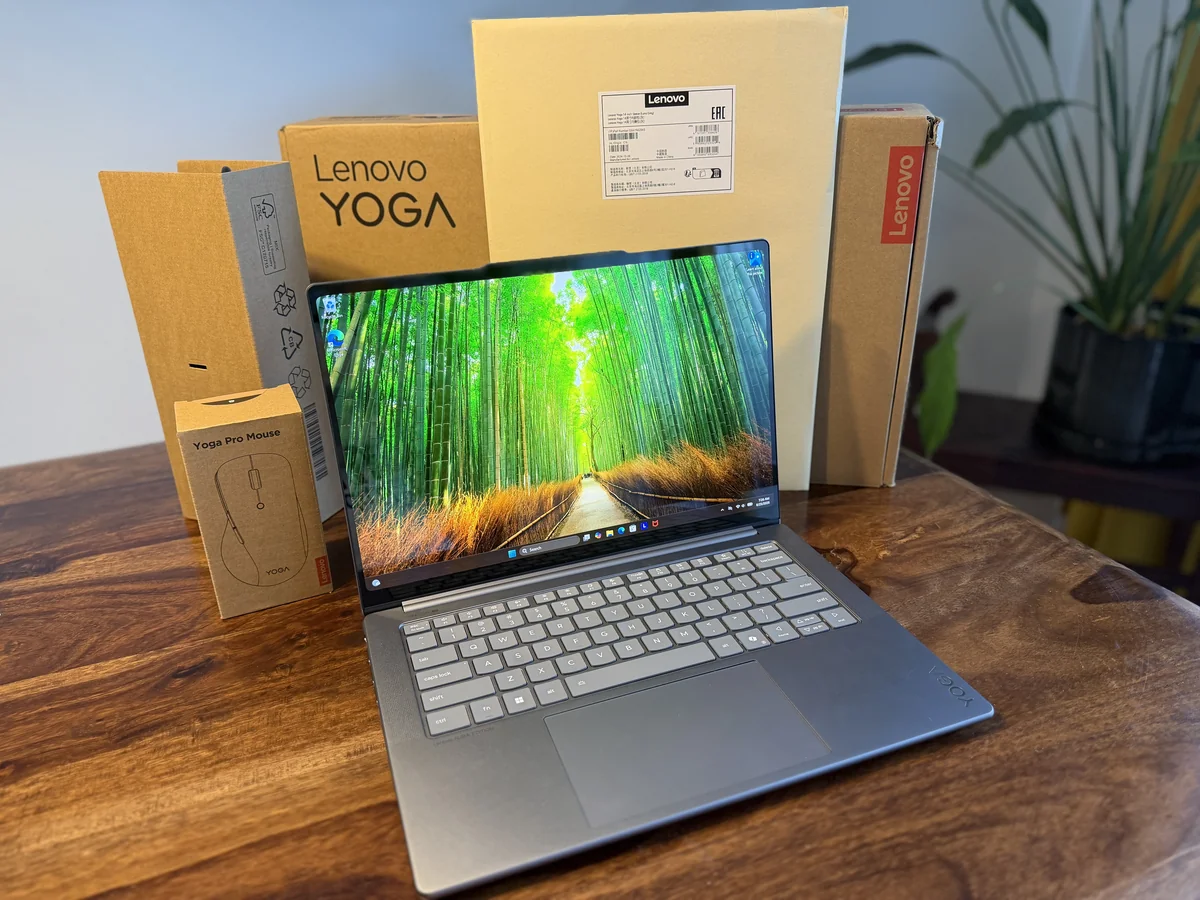 Lenovo Yoga Pro 7 14IAH10 Ultra 9 285H 32GB 1TB OLED – fotka 2 z 5
