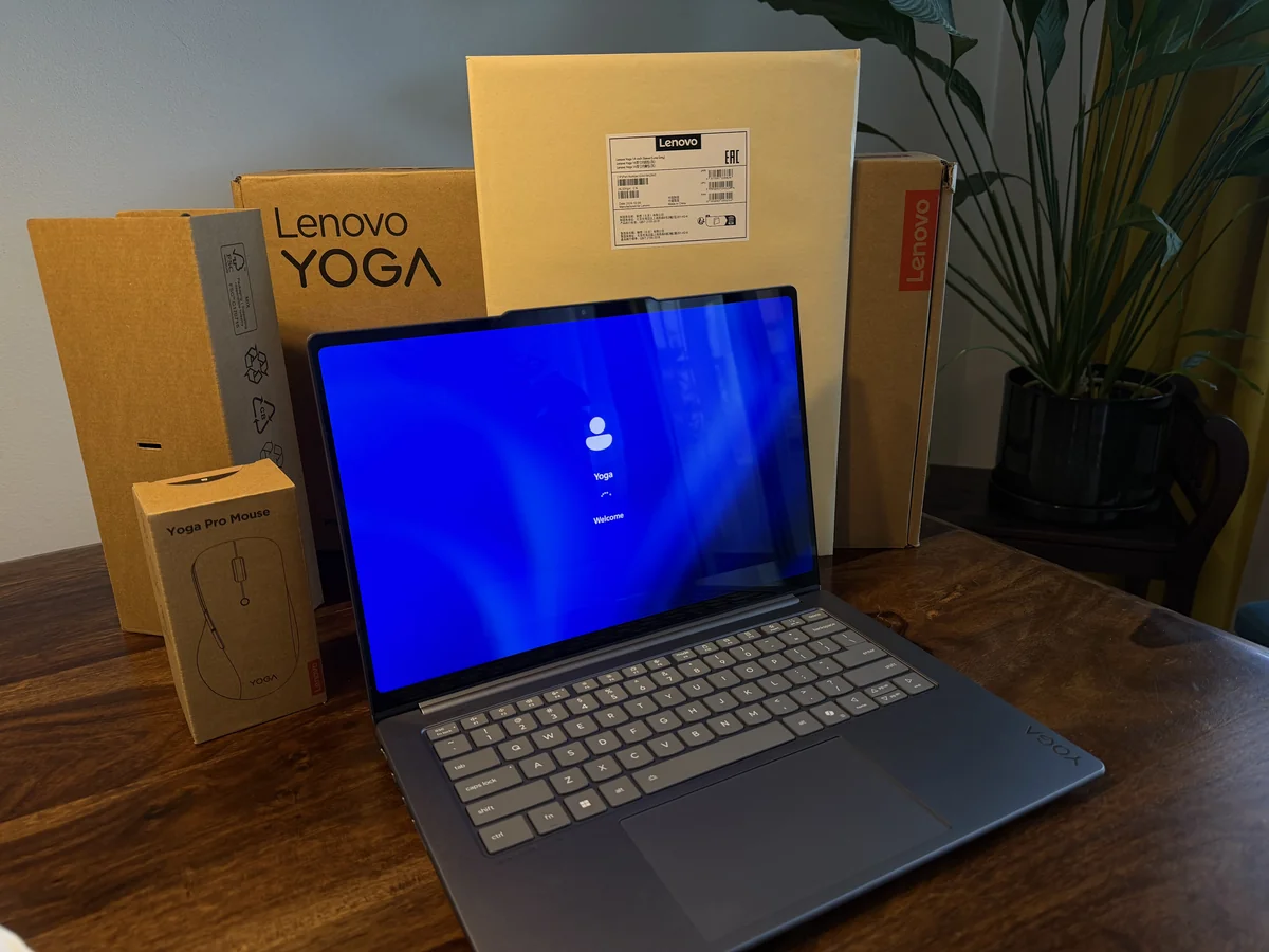 Lenovo Yoga Pro 7 14IAH10 Ultra 9 285H 32GB 1TB OLED – fotka 3 z 5