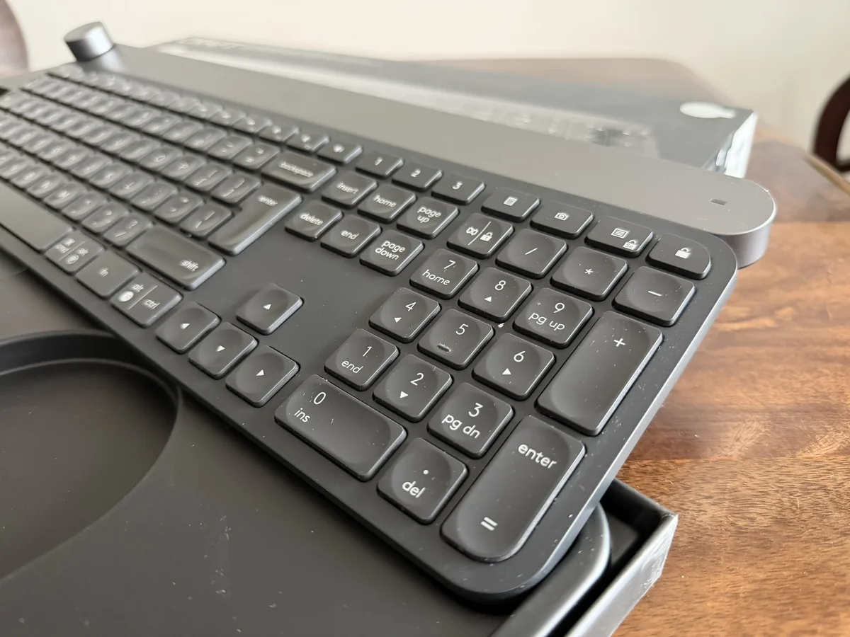 Logitech CRAFT - prémiová bezdrôtová klávesnica – fotka 5 z 5