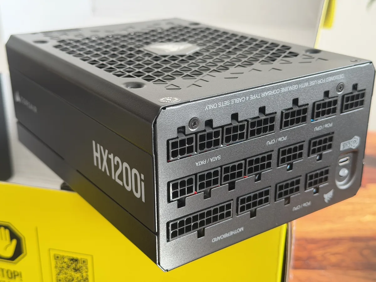 Corsair HX1200i 1200W 80+ Platinum ATX 3.1 NOVÝ – fotka 1 z 6