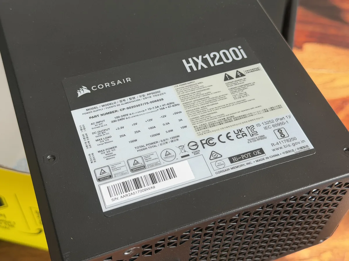 Corsair HX1200i 1200W 80+ Platinum ATX 3.1 NOVÝ – fotka 2 z 6
